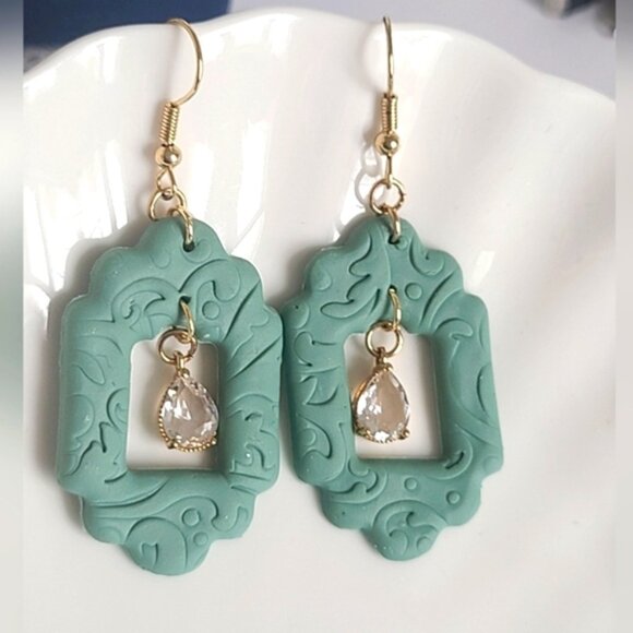 Boho Gold Plated Sage Green Embossed Pattern Crystal Drop Dangle Earrings - Picture 1 of 9